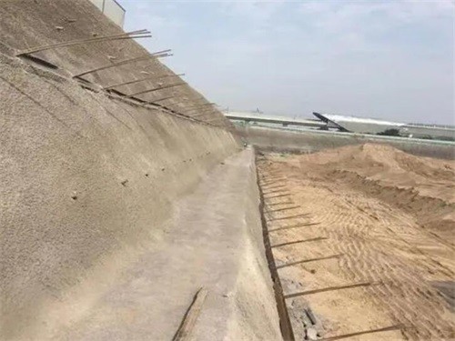 伊犁哈萨克河道边坡加固